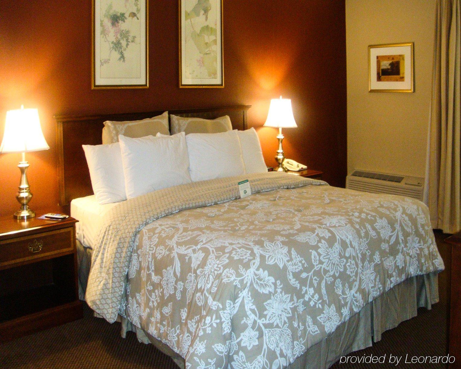 Plaza Inn & Suites Hagerstown Εξωτερικό φωτογραφία