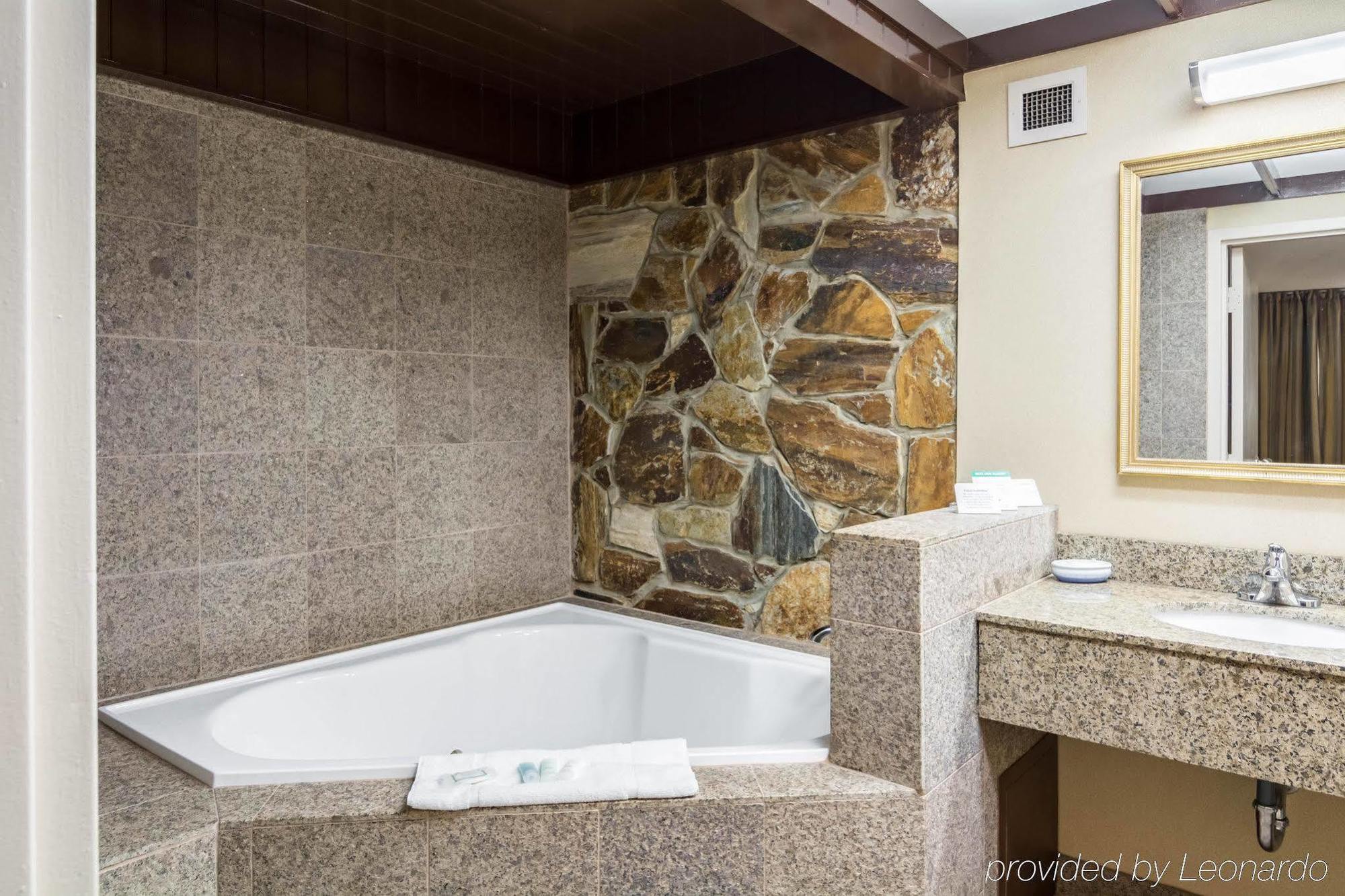 Plaza Inn & Suites Hagerstown Εξωτερικό φωτογραφία