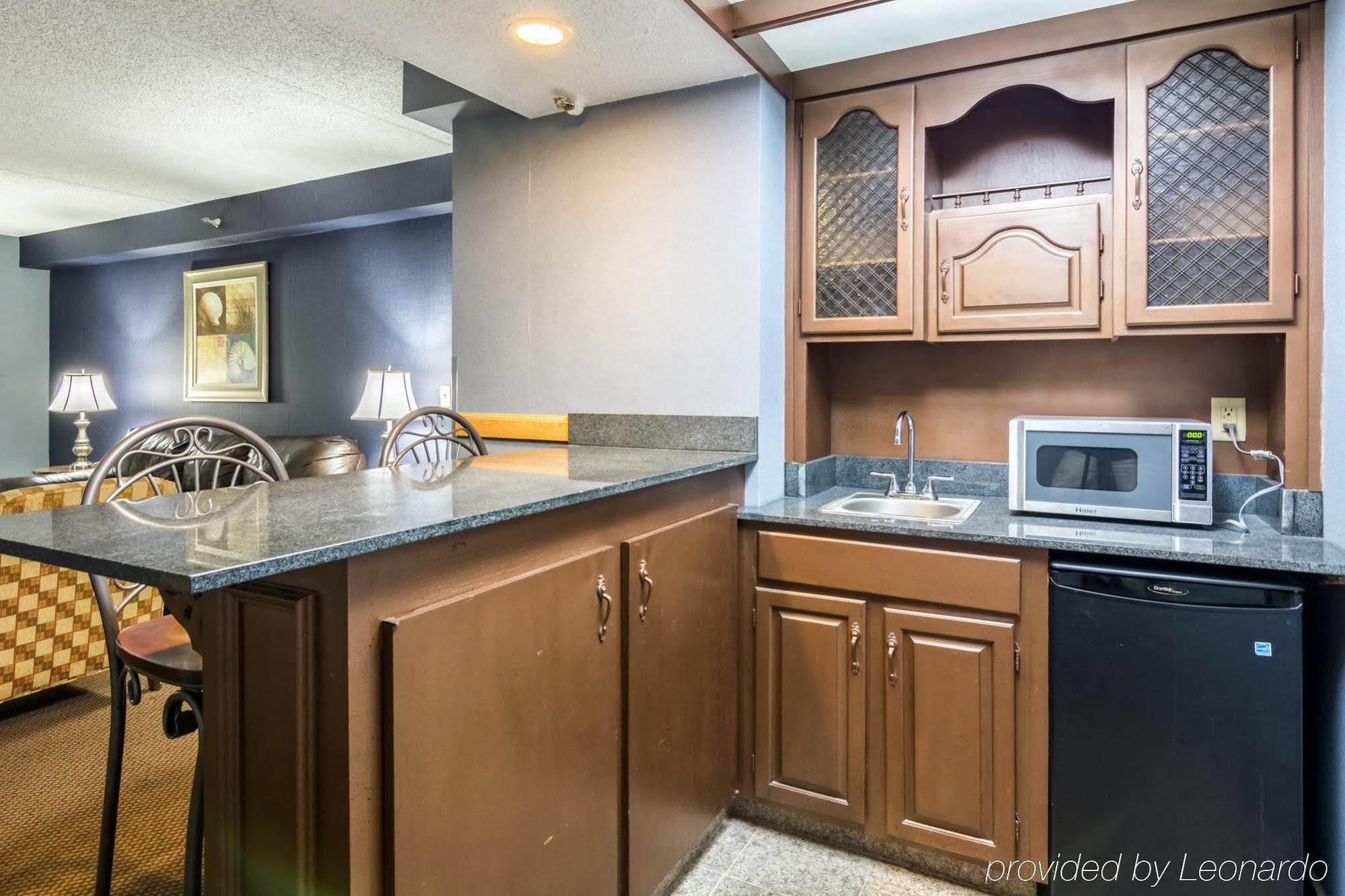 Plaza Inn & Suites Hagerstown Εξωτερικό φωτογραφία